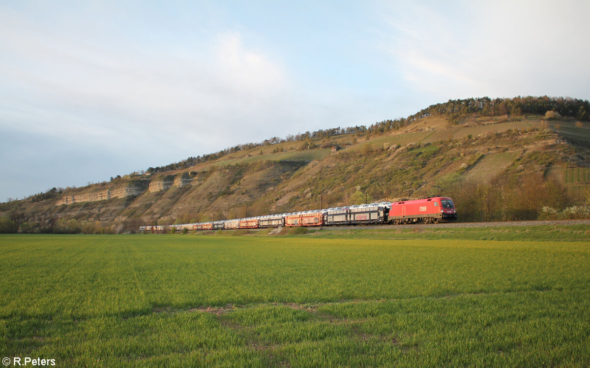 1016 013-5 mit ein Autotransportzug bei Thngersheim. 28.03.24
