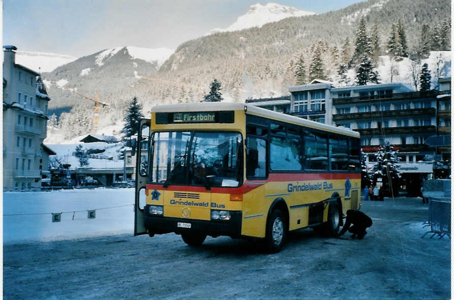 (102'830) - AVG Grindelwald - Nr. 25/BE 73'249 - Vetter am 2. Januar 2008 beim Bahnhof Grindelwald