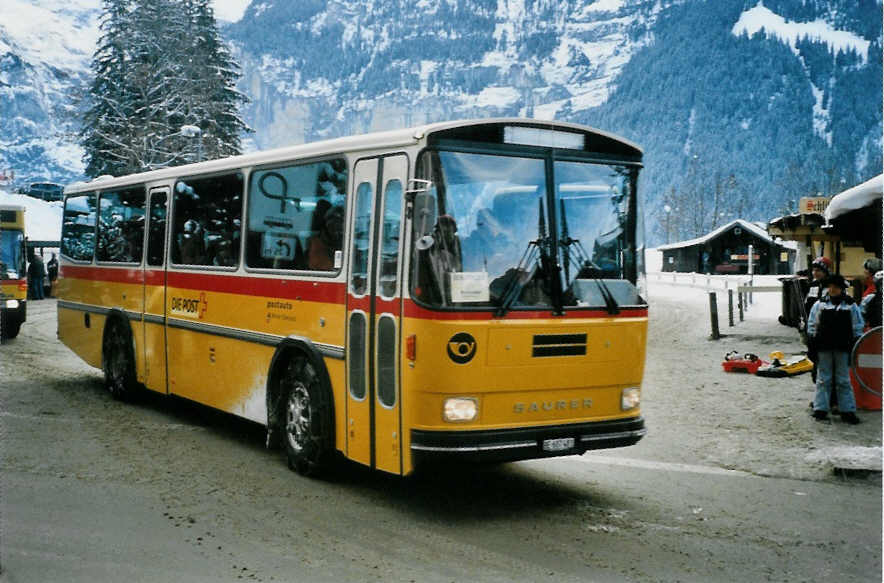 (102'916) - AVG Meiringen - BE 607'481 - Saurer/R&J (ex PostAuto Berner Oberland; ex P 24'357) am 2. Januar 2008 beim Bahnhof Grindelwald