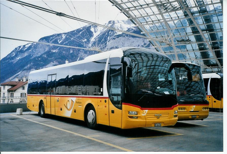 (103'907) - PostAuto Graubnden - GR 162'976 - MAN am 4. Februar 2008 in Chur, Postautostation