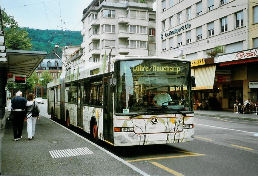 (107'728) - VB Biel - Nr. 90 - NAW/Hess Gelenktrolleybus am 1. Juni 2008 beim Bahnhof Biel