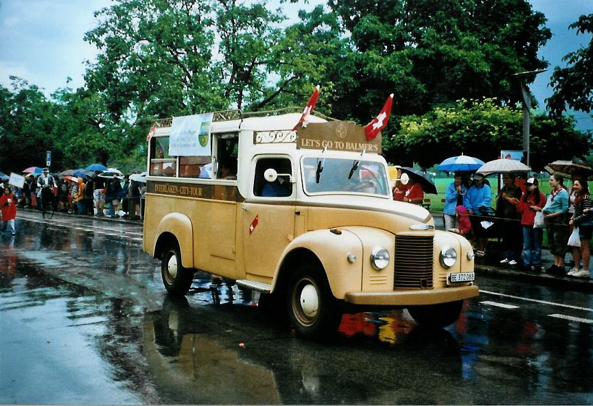 (109'817) - Aus dem Archiv: Balmer, Matten - BE 572'088 - Commer (ex Mder, Meiringen) am 1. August 2008 in Interlaken, 1. August-Umzug