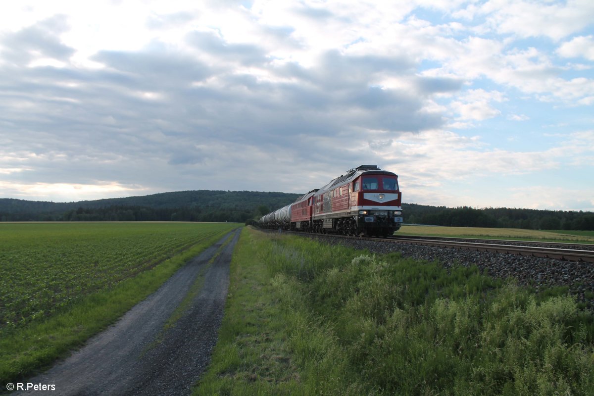 10min bevor der Zug kam verschwand leider doch noch die Sonne 🙁 232 182 + 232 673 mit DGS 95090 Bitterfeld - Ingolstadt bei Oberteich. 21.06.20