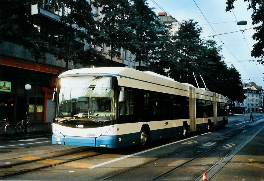 (110'213) - VBZ Zrich - Nr. 76 - Hess/Hess Doppelgelenktrolleybus am 16. August 2008 in Zrich, Lwenstrasse