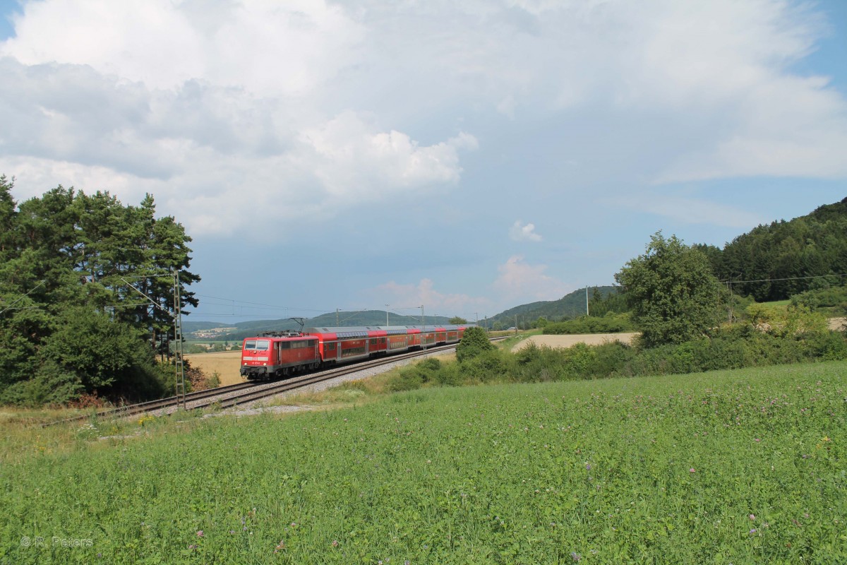 111 177-2 zieht den RE 4258 München - Nürnberg bei Darshofen. 23.07.14