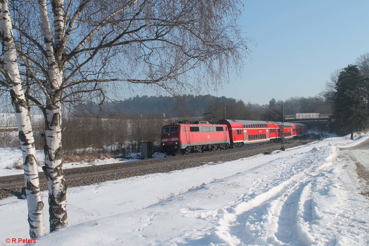 111 197-0 zieht den verspäteten RE 4854 München - Nürnberg bei Sinsgrün. 21.01.17