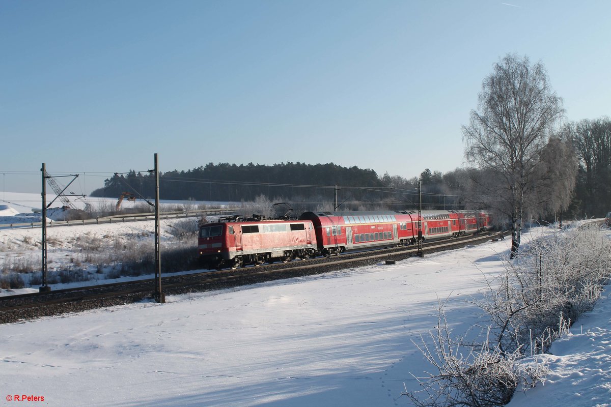 111 227-5 als RE 4852 München - Nürnberg über Regensburg bei Sinsgrün. 19.01.17