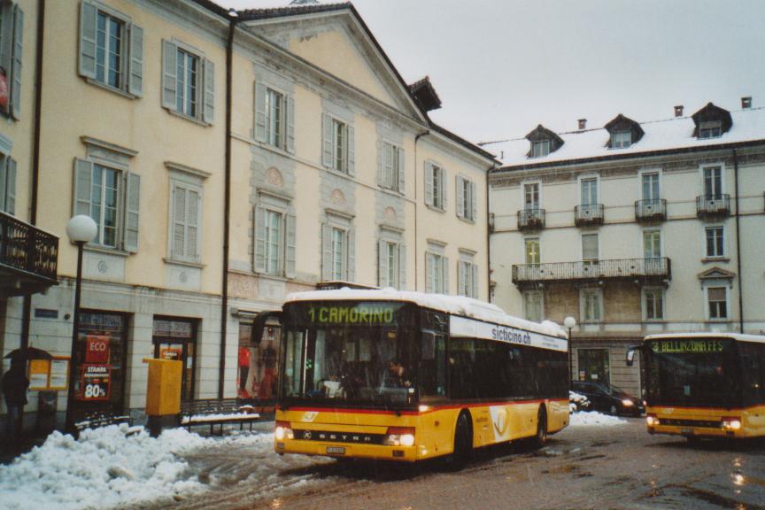 (112'727) - AutoPostale Ticino - TI 215'031 - Setra (ex P 25'650) am 10. Dezember 2008 in Bellinzona, P. Indipendenza