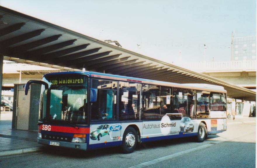 (113'526) - SBG Freiburg - FR-JS 375 - Setra am 3. Januar 2009 beim Bahnhof Freiburg