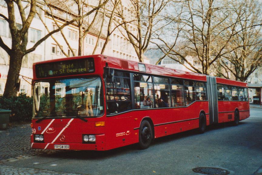 (113'532) - VAG Freiburg - Nr. 959/FR-SW 959 - Mercedes am 3. Januar 2009 in Freiburg, Siegesdenkmal