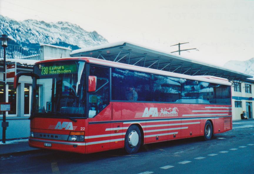 (113'613) - AFA Adelboden - Nr. 22/BE 26'708 - Setra (ex Nr. 8) am 11. Januar 2009 beim Bahnhof Frutigen