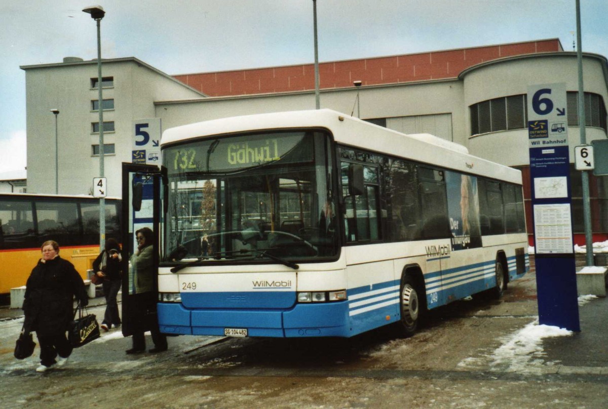 (114'516) - WilMobil, Wil - Nr. 249/SG 104'482 - Volvo/Hess (ex BOS Wil Nr. 20) am 18. Februar 2009 beim Bahnhof Wil