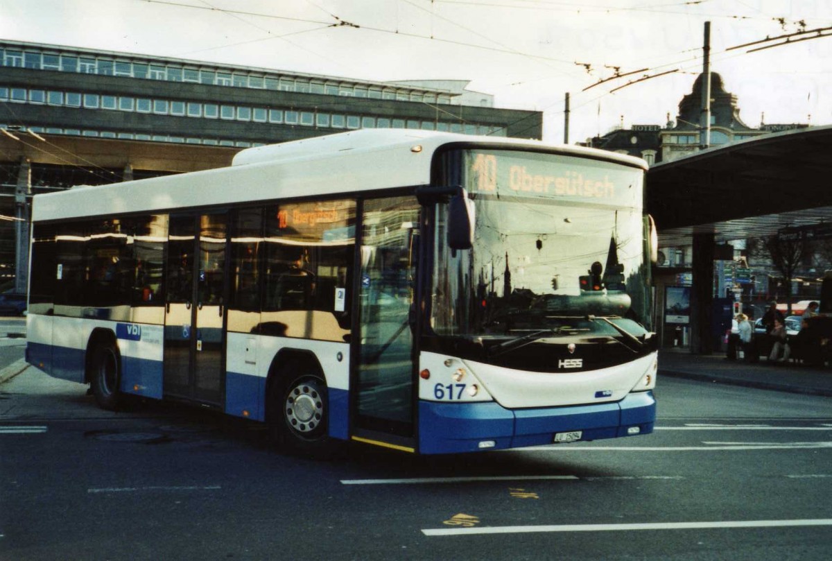 (114'804) - VBL Luzern - Nr. 617/LU 15'094 - Scania/Hess am 7. Mrz 2009 beim Bahnhof Luzern