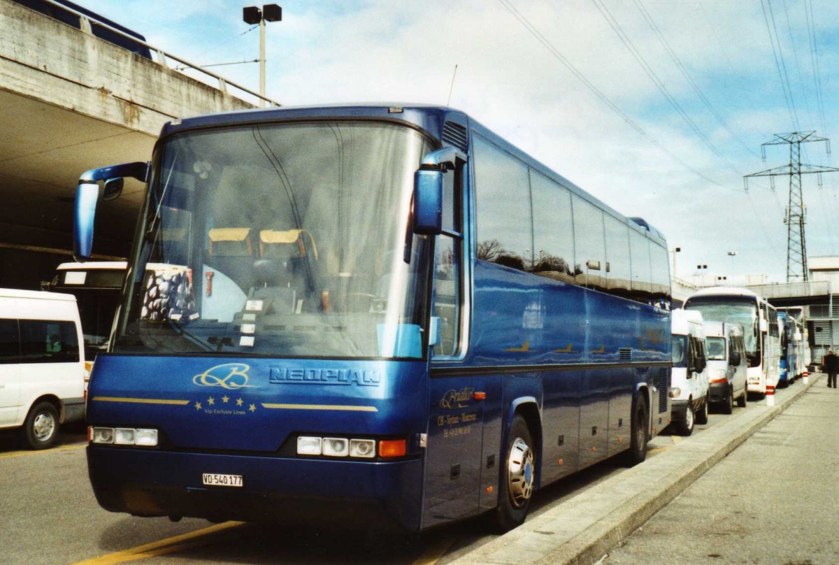 (114'911) - Briatico, Veytaux - VD 540'177 - Neoplan am 8. Mrz 2009 in Genve, Aroport