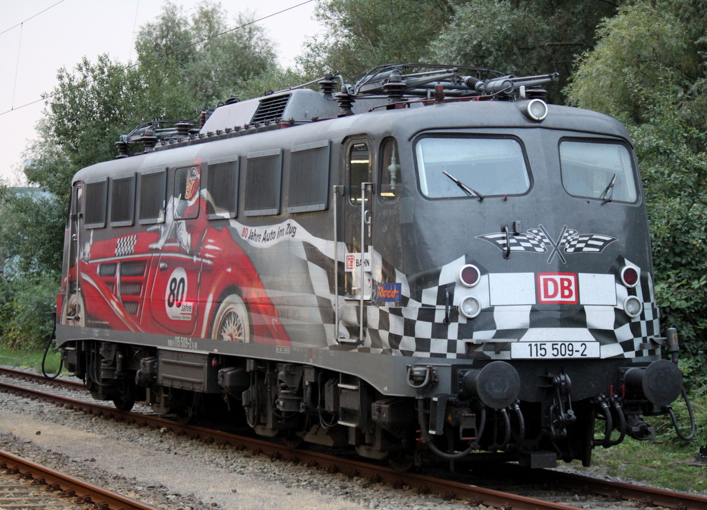 115 509-2 stand am 30.08.2013 Fotofreundlich neben Gleis 10 im Rostocker Hbf abgestellt.