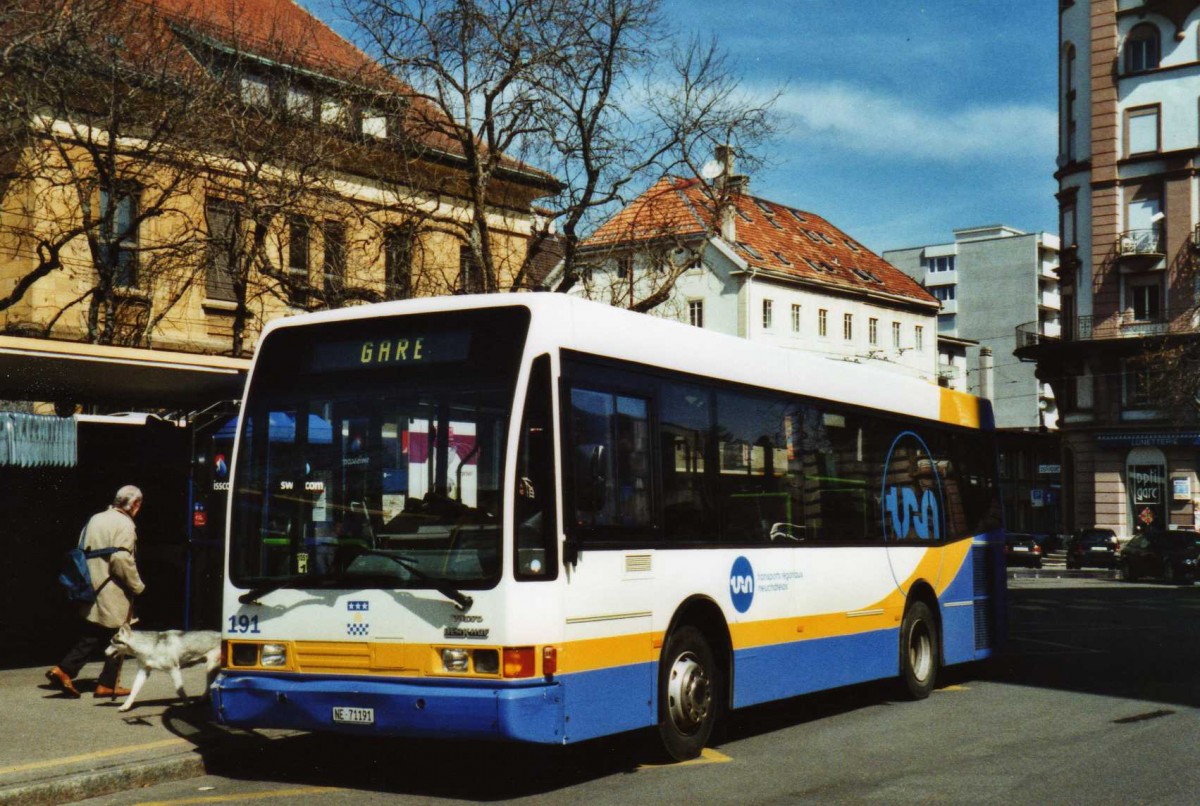 (115'832) - TC La Chaux-de-Fonds - Nr. 191/NE 71'191 - Volvo/Berkhof am 11. April 2009 beim Bahnhof La Chaux-de-Fonds