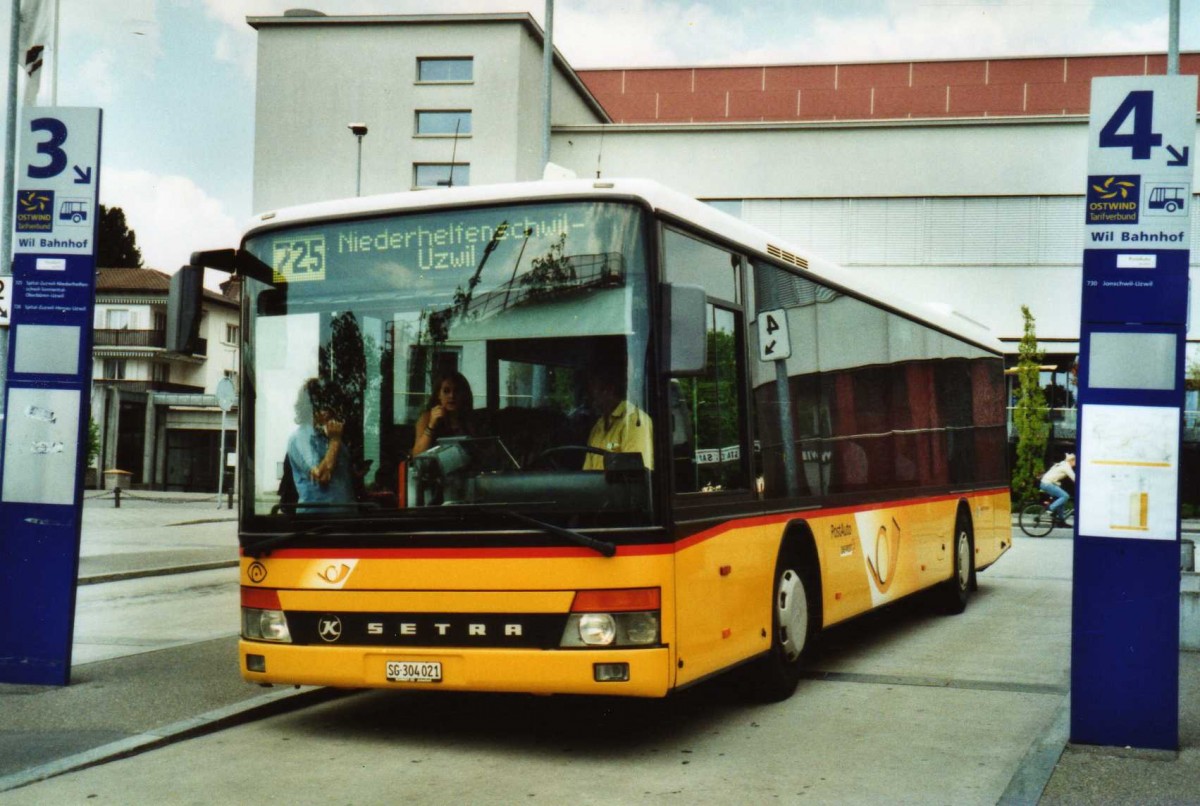 (115'937) - Schmidt, Jonschwil - SG 304'021 - Setra (ex Casutt, Gossau; ex PostAuto St. Gallen-Appenzell; ex P 25'754) am 22. April 2009 beim Bahnhof Wil