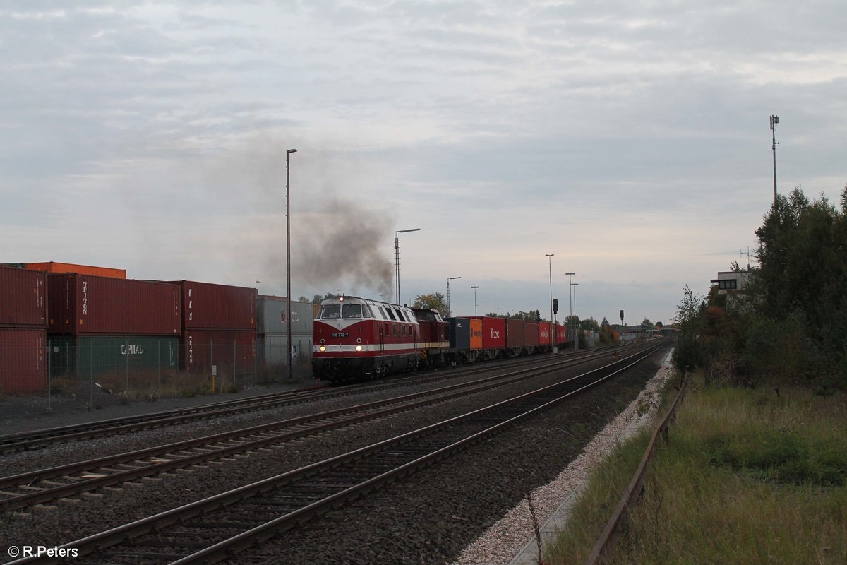 118 770 und 204 237 ziehen den ersten Teil des Wiesau Containerzugs nach Hof raus aus dem Gelände vom Ziegler. 04.10.17