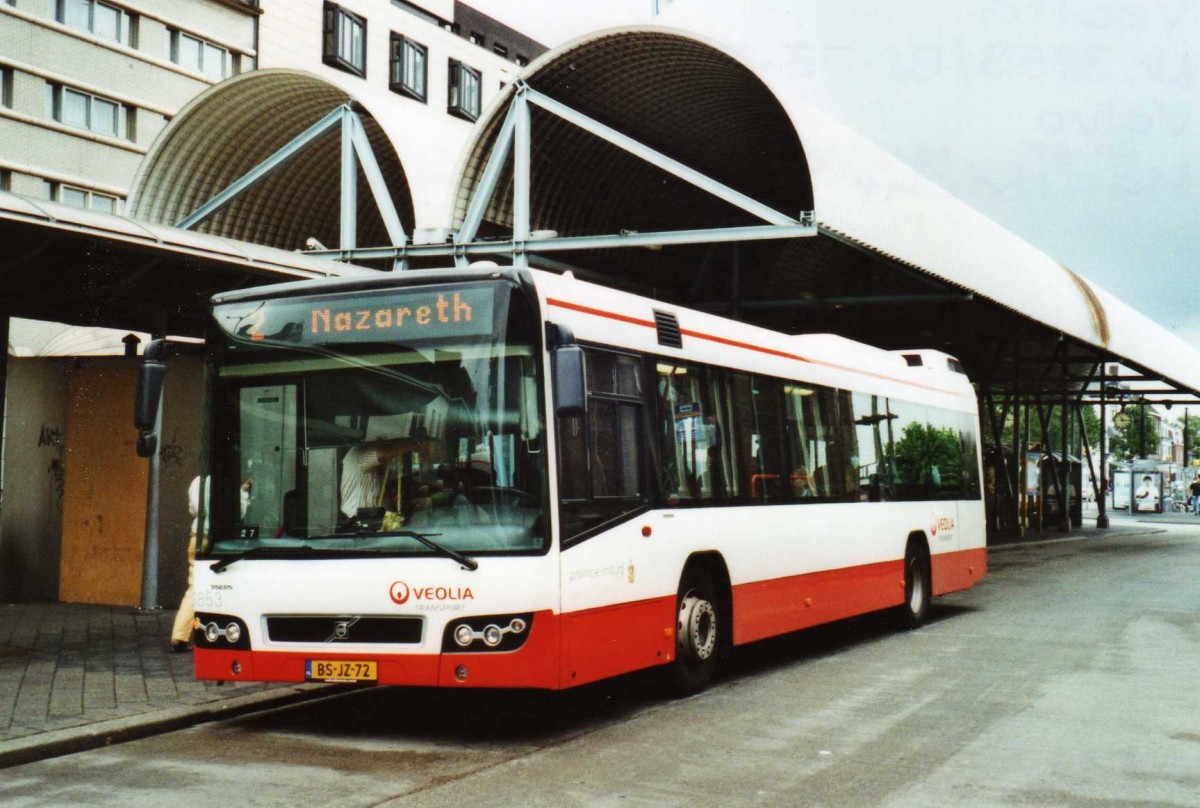 (118'627) - VEOLIA - Nr. 3853/BS-JZ-72 - Volvo am 8. Juli 2009 beim Bahnhof Maastricht