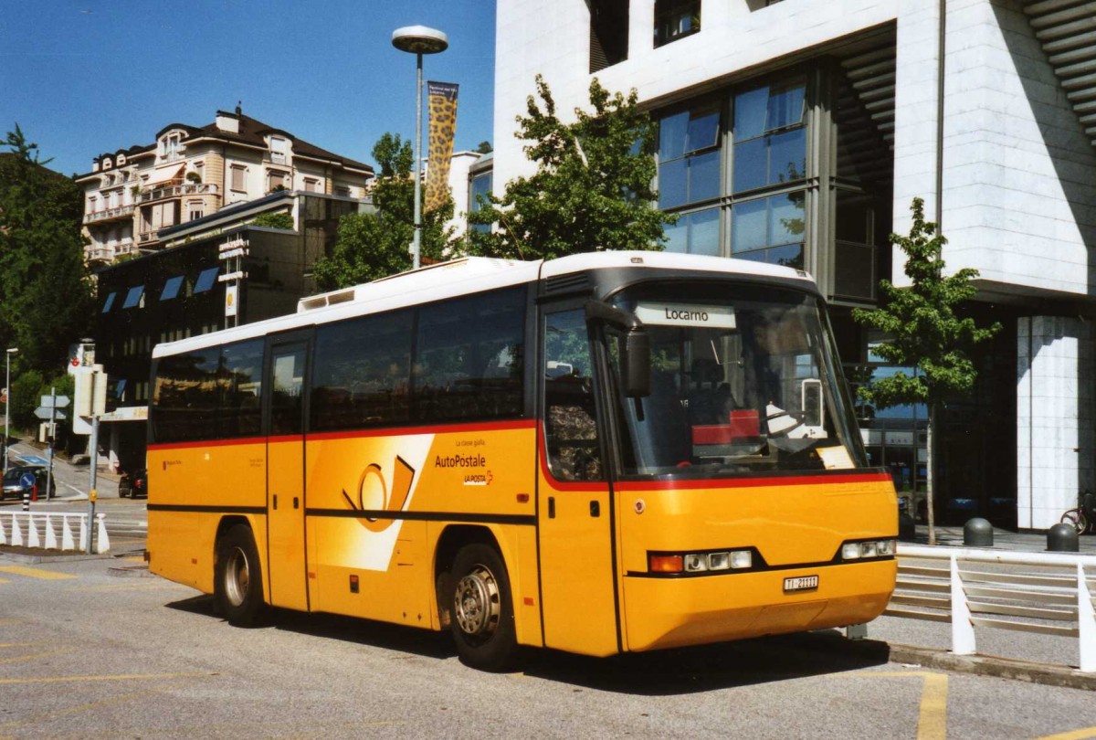 (119'230) - Starnini, Tenero - TI 21'111 - Neoplan am 20. Juli 2009 beim Bahnhof Locarno