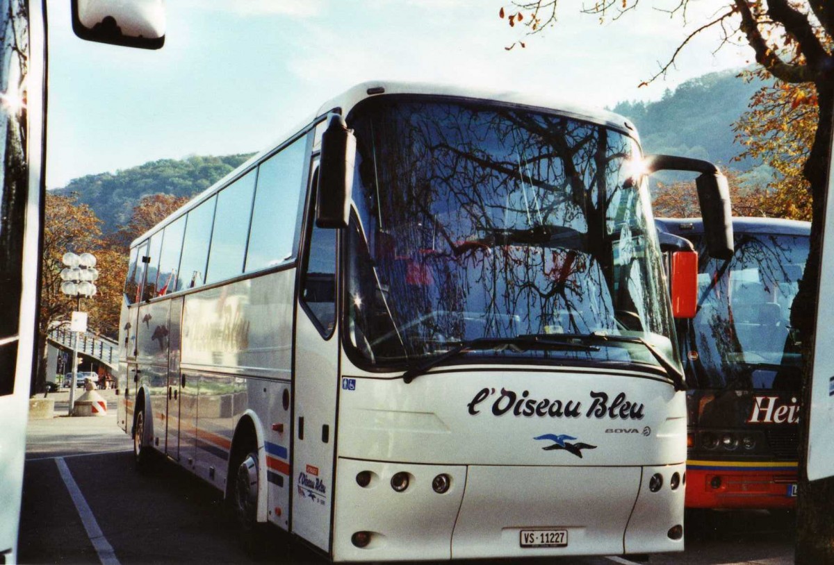 (121'528) - Aus der Schweiz: L'Oiseau Bleu, Sierre - VS 11'227 - Bova am 20. Oktober 2009 in Freiburg, Karlsplatz