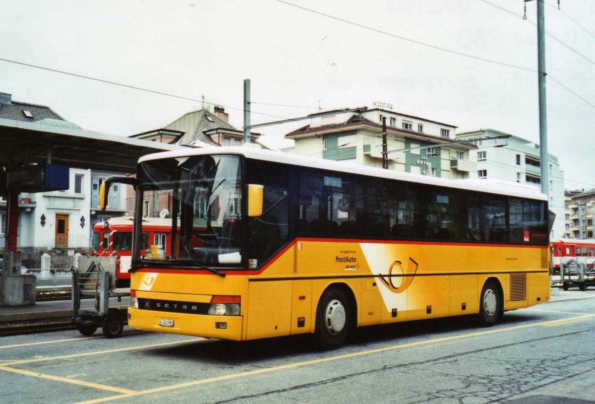 (122'734) - PostAuto Wallis - VS 241'980 - Setra (ex Zerzuben, Visp-Eyholz Nr. 66; ex Zerzuben, Visp-Eyholz Nr. 13; ex BVZ Brig Nr. 13) am 12. Dezember 2009 beim Bahnhof Brig