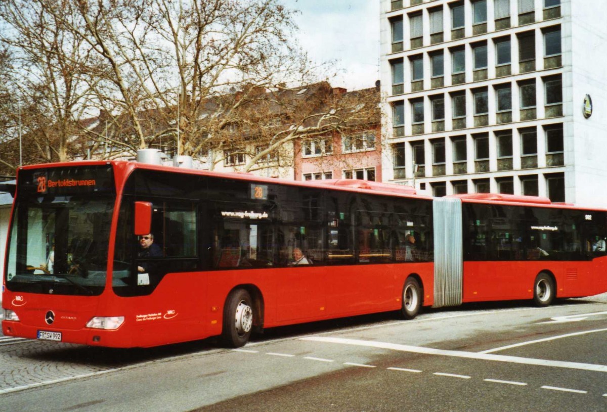 (125'310) - VAG Freiburg - Nr. 992/FR-SW 992 - Mercedes am 3. April 2010 in Freiburg, Siegesdenkmal