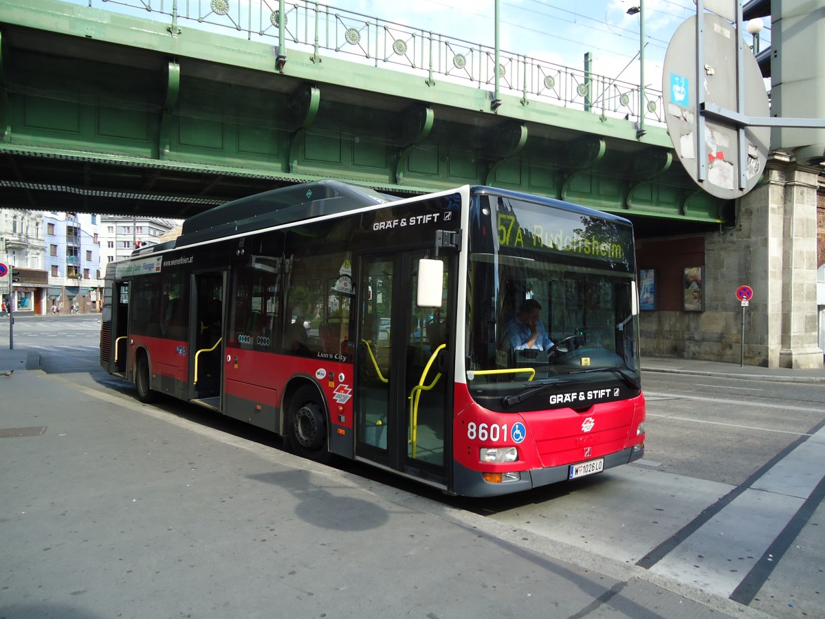 (128'358) - Wiener Linien - Nr. 8601/W 1026 LO - Grf&Stift am 8. August 2010 in Wien, Gumpendorfer Strasse