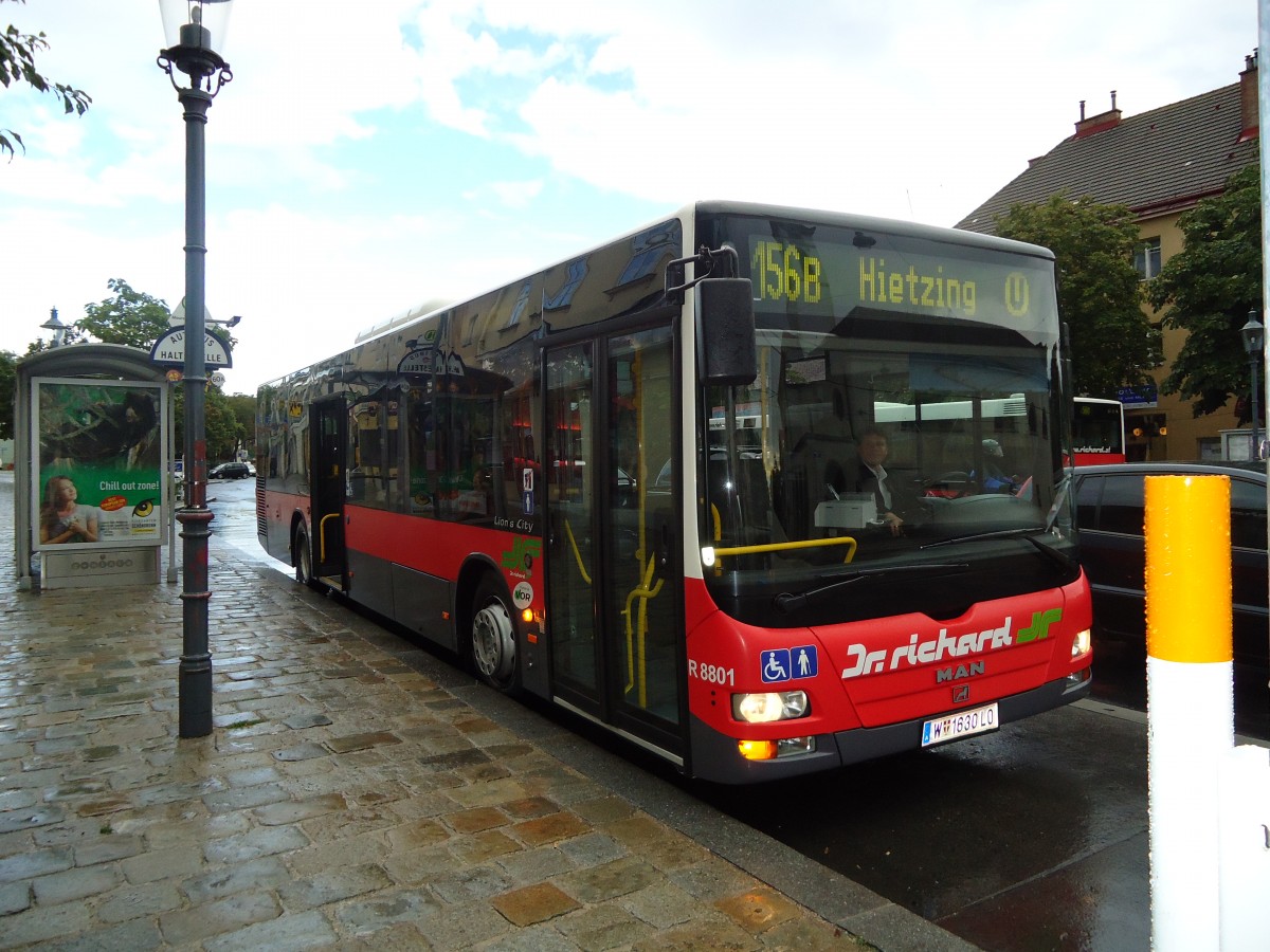 (128'364) - Dr. Richard - Nr. R8801/W 1630 LO - MAN am 9. August 2010 in Wien, Maurer Hauptplatz