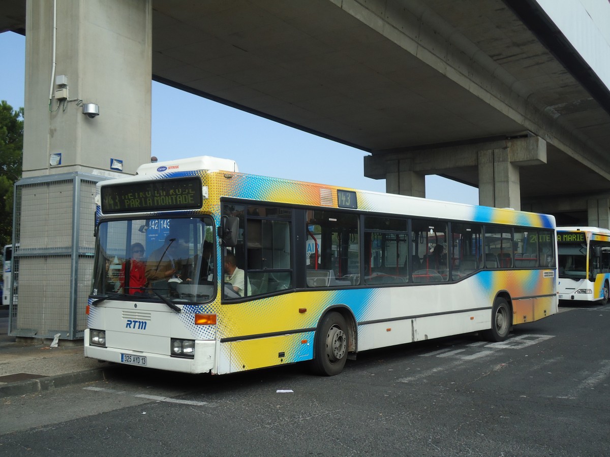 (130'561) - RTM Marseille - Nr. 31/325 AYD 13 - Mercedes am 15. Oktober 2010 in Marseille, La Rose