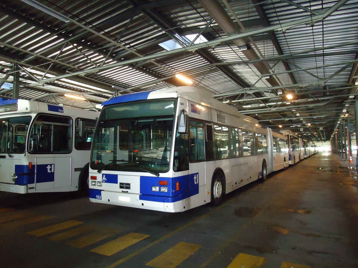 (130'902) - TL Lausanne - Nr. 552/VD 1568 - Van Hool am 13. November 2010 in Lausanne, Dpt Prlaz