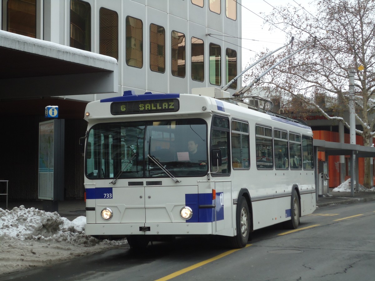 (131'238) - TL Lausanne - Nr. 733 - FBW/Hess Trolleybus am 5. Dezember 2010 in Lausanne, Chauderon