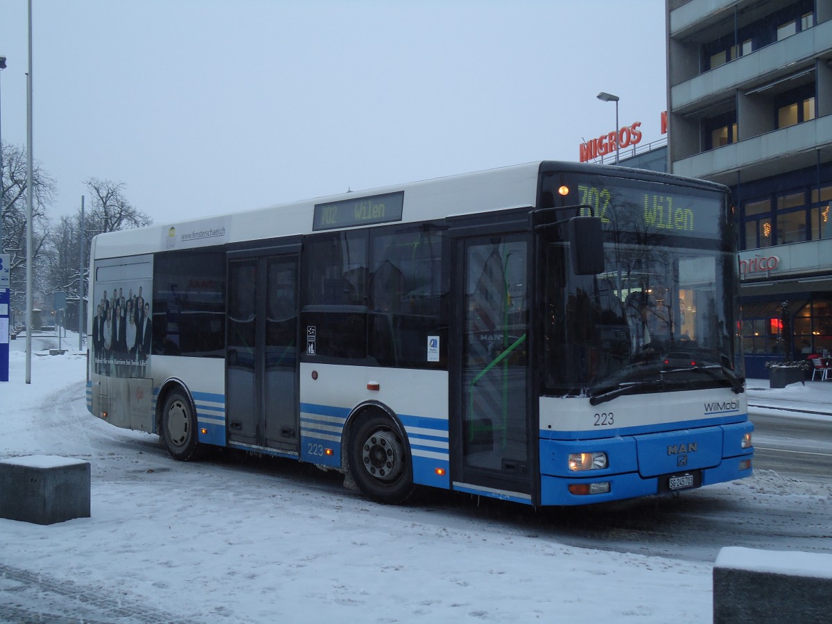 (131'600) - WilMobil, Wil - Nr. 223/SG 245'703 - MAN/Gppel (ex Wick, Wil Nr. 3) am 15. Dezember 2010 beim Bahnhof Wil