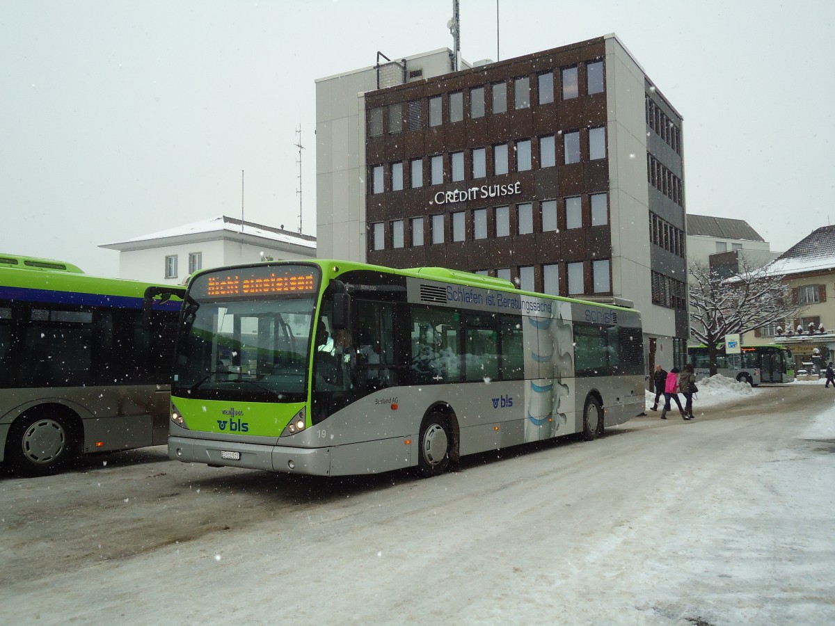 (131'710) - Busland, Burgdorf - Nr. 19/BE 612'515 - Van Hool am 28. Dezember 2010 beim Bahnhof Burgdorf