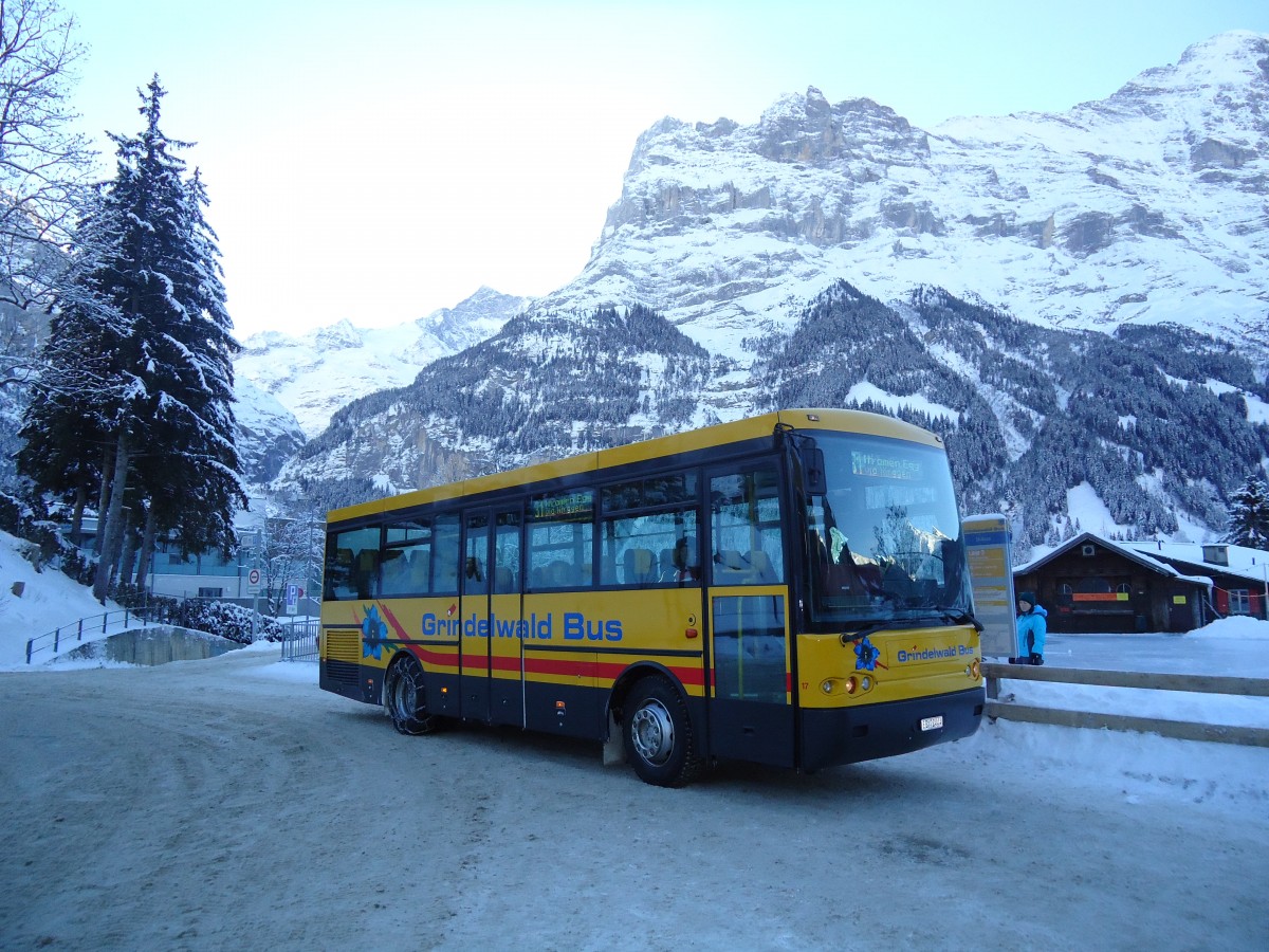 (131'854) - AVG Grindelwald - Nr. 17/BE 72'444 - Rizzi-Bus am 31. Dezember 2010 beim Bahnhof Grindelwald