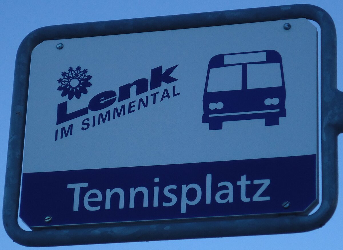 (131'923) - AFA-Haltestellenschild - Lenk, Tennisplatz - am 1. Januar 2011