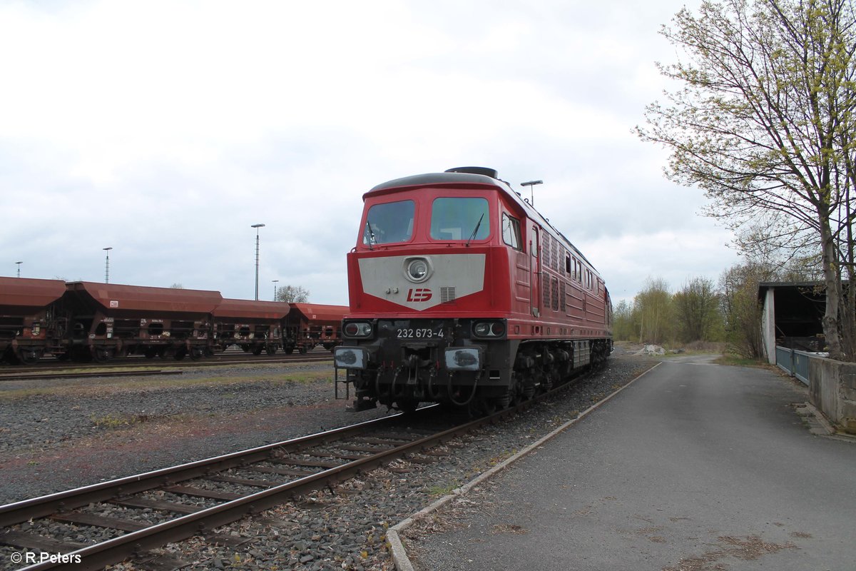 132 109 und 232 673-4 ruhen sich in Marktredwitz aus nach dem sie ein Kesselzug aus Hamburg brachten. 20.04.17