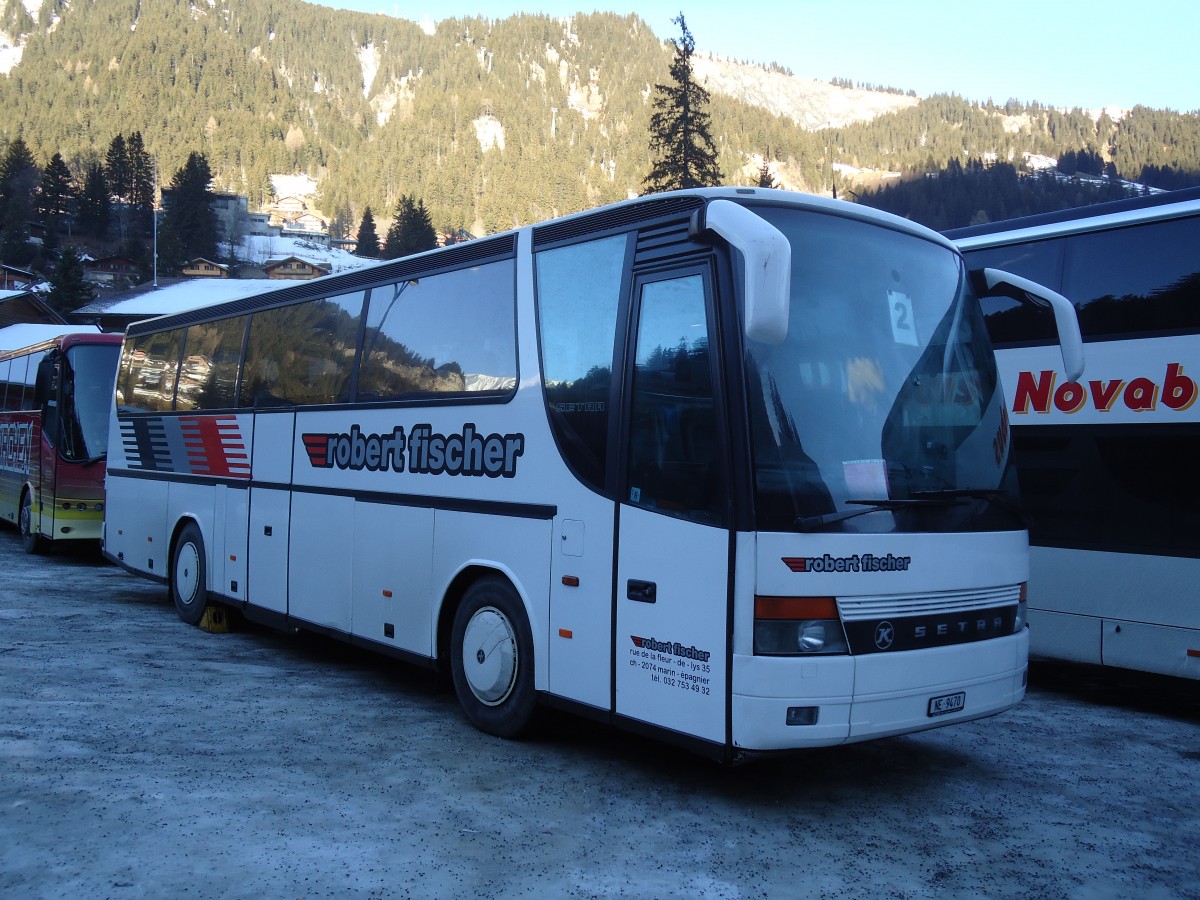 (132'008) - Fischer, Marin - NE 9470 - Setra am 8. Januar 2011 in Adelboden, ASB