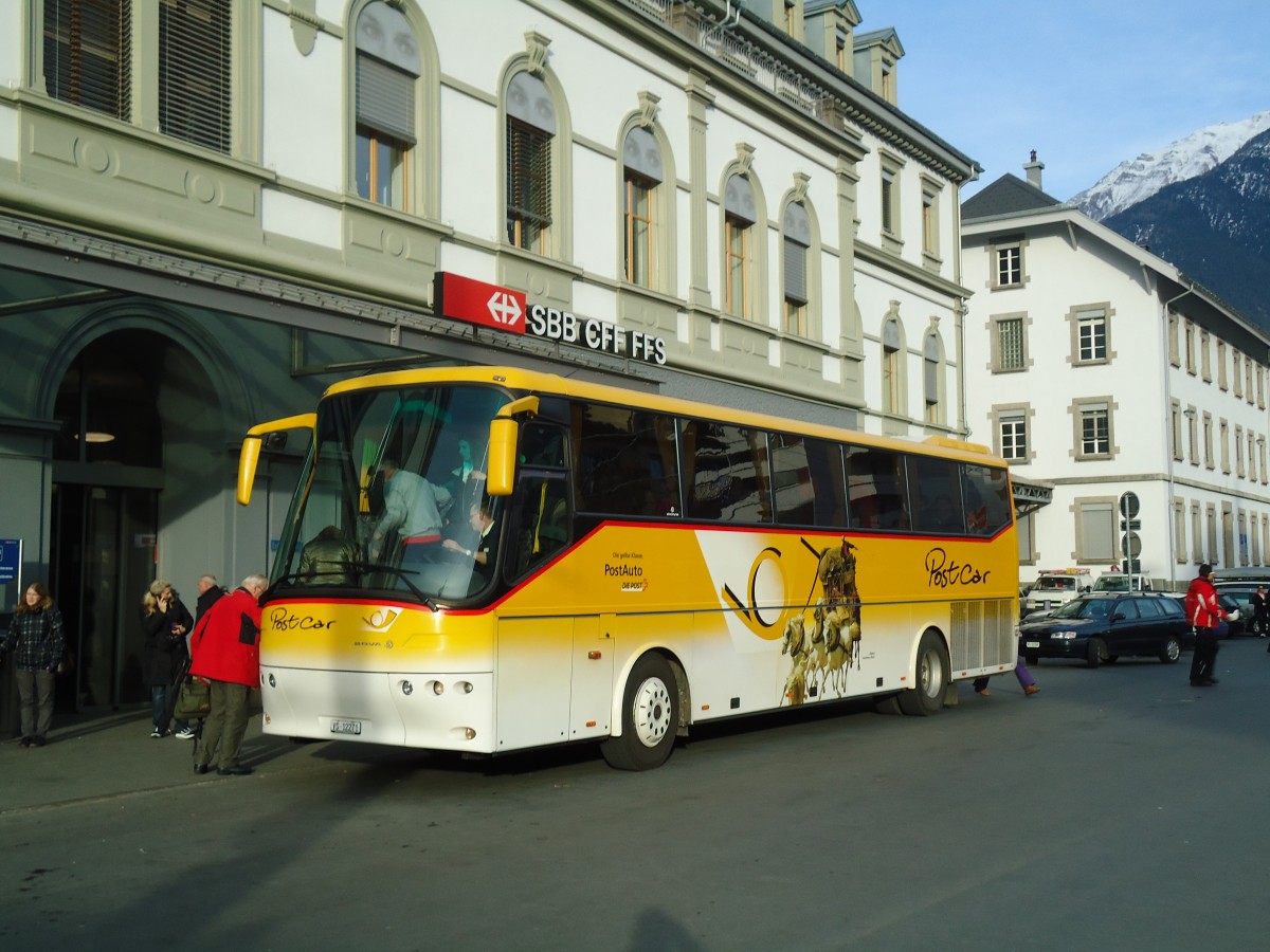 (132'635) - PostAuto Wallis - VS 12'271 - Bova am 19. Februar 2011 beim Bahnhof Brig