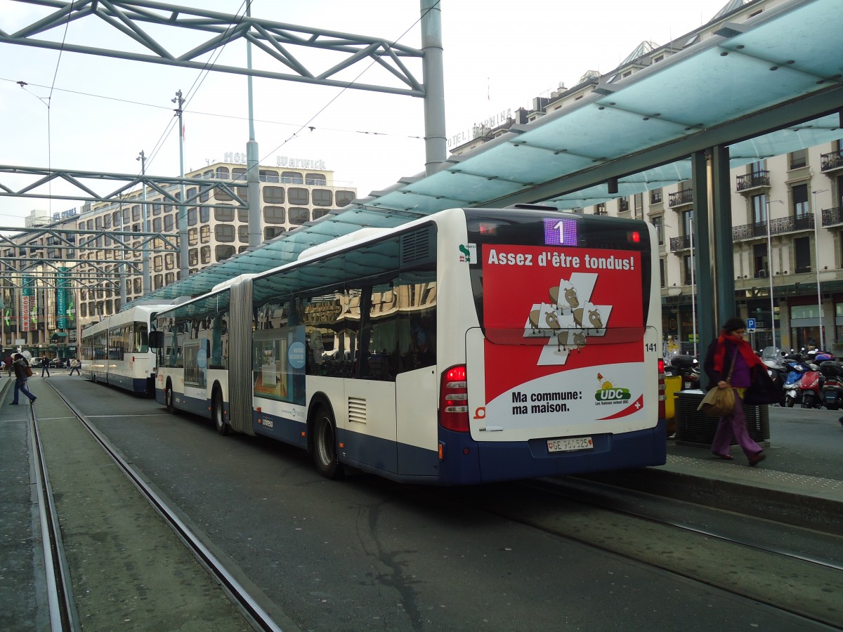 (132'805) - TPG Genve - Nr. 141/GE 960'525 - Mercedes am 10. Mrz 2011 beim Bahnhof Genve