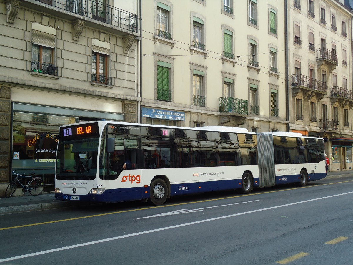 (132'865) - Aus Frankreich: Gem'Bus, St-Julien-en-Genevois - Nr. 977/AP 787 DF - Mercedes am 10. Mrz 2011 in Genve, Jonction