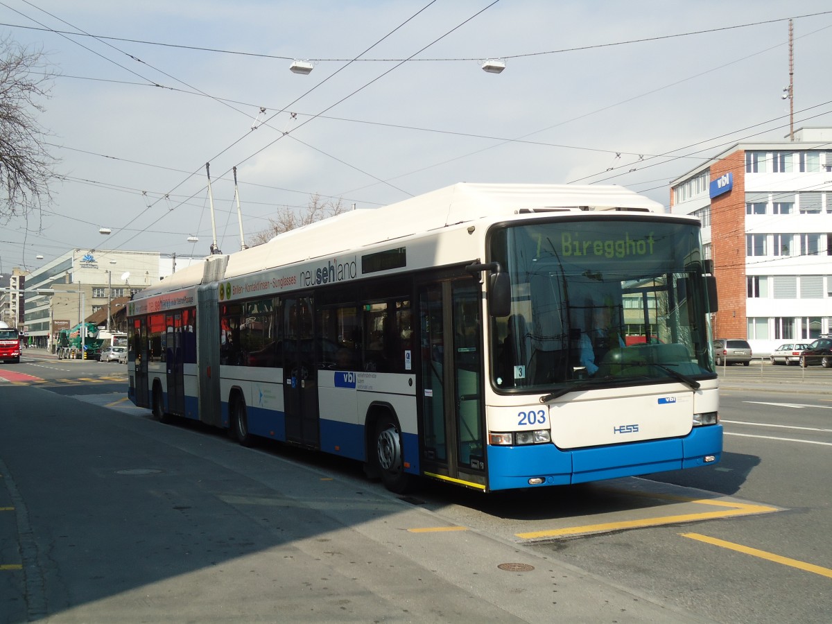 (133'006) - VBL Luzern - Nr. 203 - Hess/Hess Gelenktrolleybus am 11. Mrz 2011 in Luzern, Weinbergli