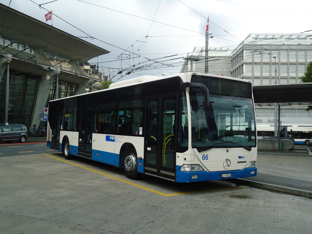 (133'582) - VBL Luzern - Nr. 66/LU 15'019 - Mercedes am 14. Mai 2011 beim Bahnhof Luzern