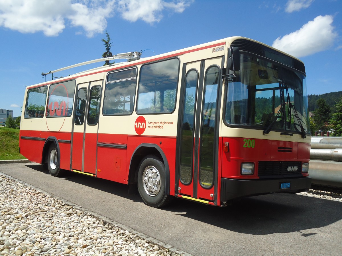 (135'000) - TC La Chaux-de-Fonds - Nr. 200/NE 543 - NAW/Hess Enteiser (ex VR La Chaux-de-Fonds Nr. 200) am 11. Juli 2011 in La Chaux-de-Fonds, Dpt 