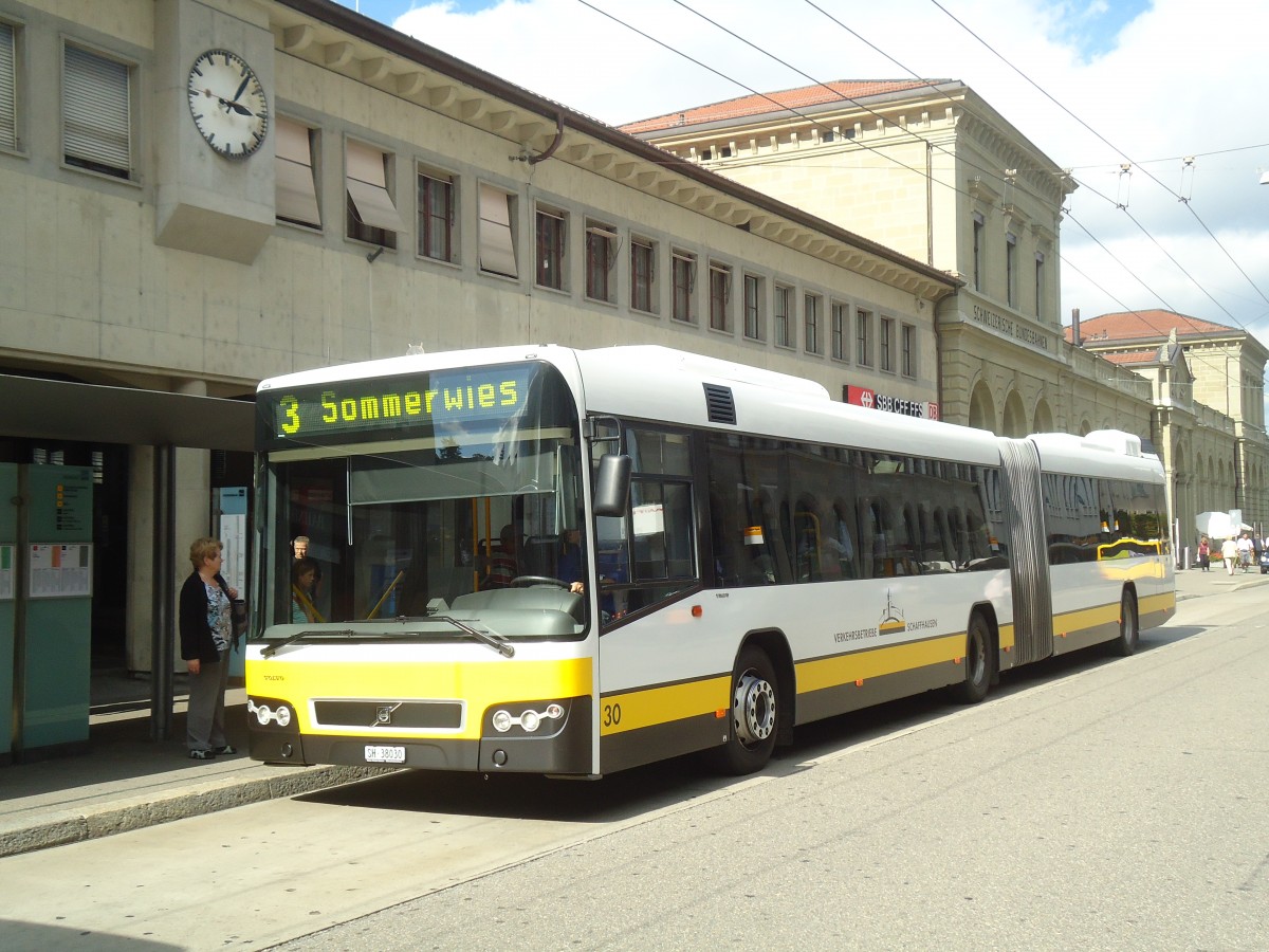 (135'956) - VBSH Schaffhausen - Nr. 30/SH 38'030 - Volvo am 14. September 2011 beim Bahnhof Schaffhausen