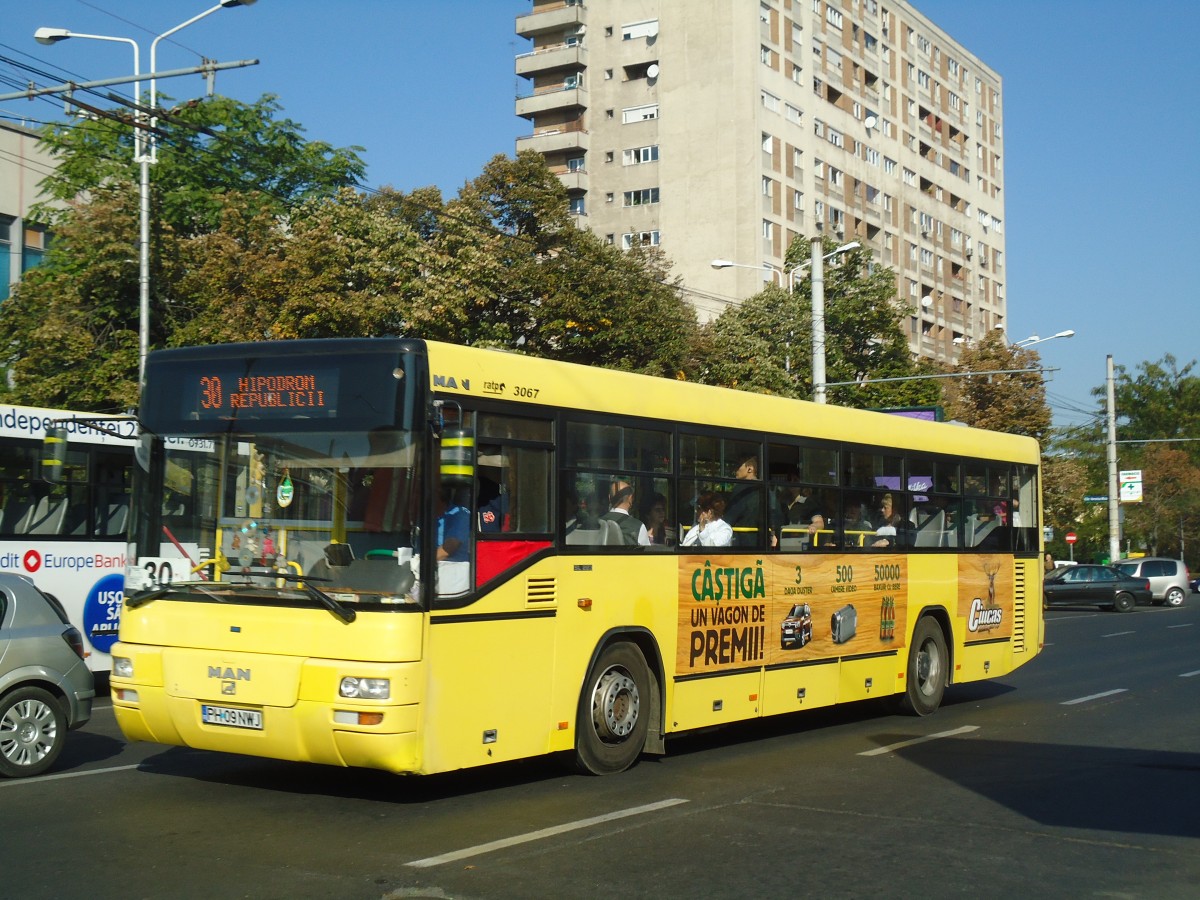 (136'450) - RATP Ploiesti - Nr. 3067/PH 09 NWJ - MAN am 5. Oktober 2011 beim Bahnhof Ploiesti Sd