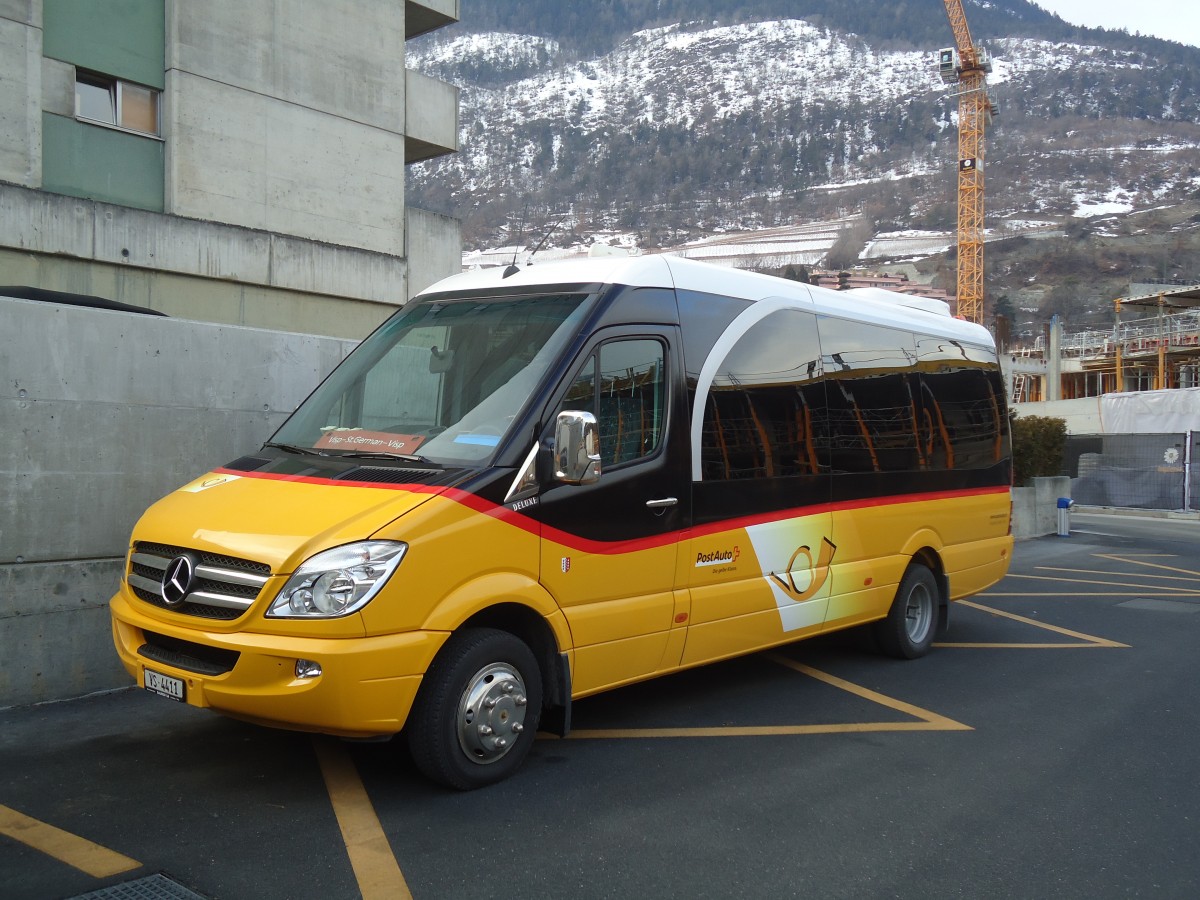 (137'732) - Autotour, Visp - VS 4411 - Mercedes am 19. Februar 2012 beim Bahnhof Visp