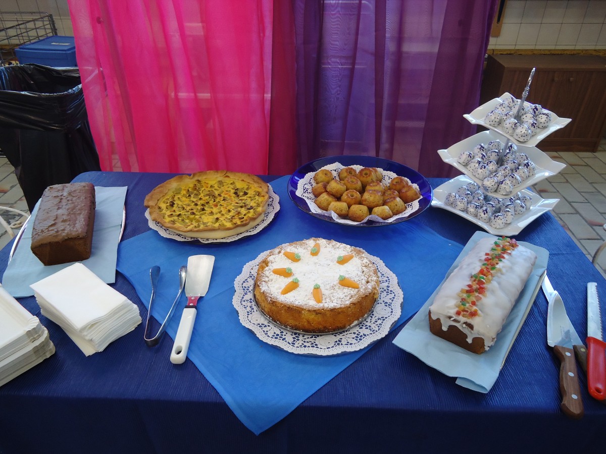 (138'608) - 5 Jahre BrockiShop Thun: Reichhaltige Kuchenauswahl zum Jubilum am 3. Mai 2012