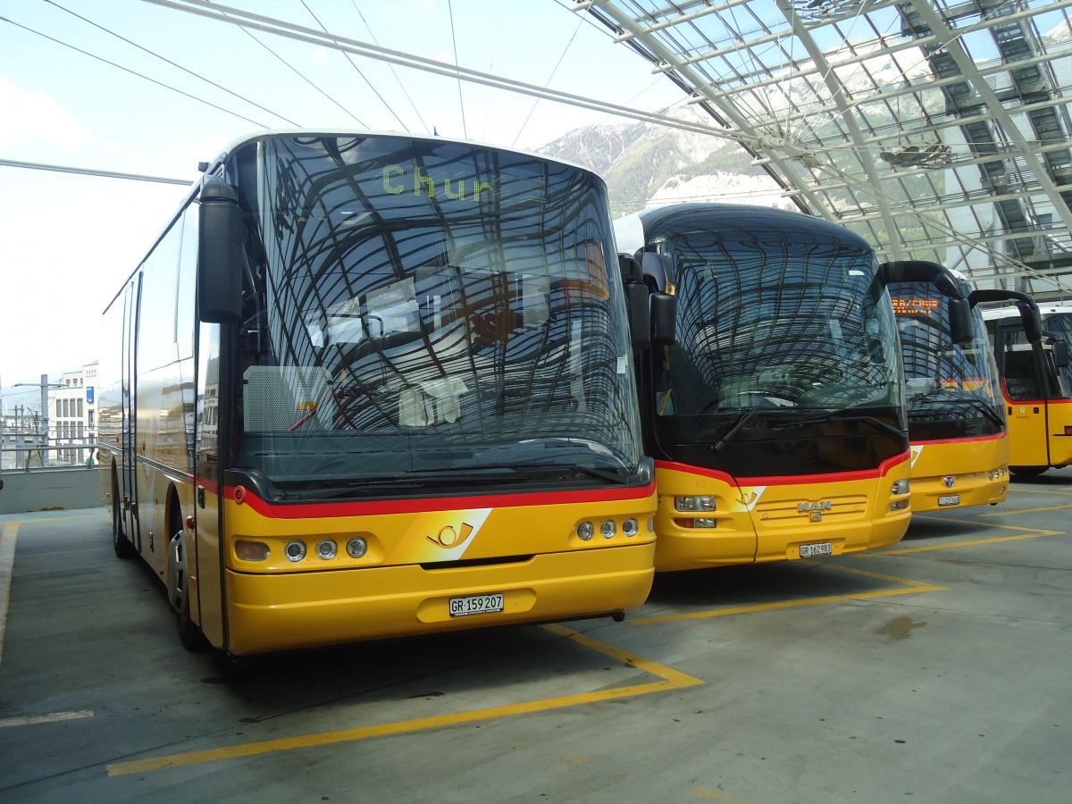 (139'011) - PostAuto Graubnden - GR 159'207 - Neoplan (ex P 25'082) am 20. Mai 2012 in Chur, Postautostation