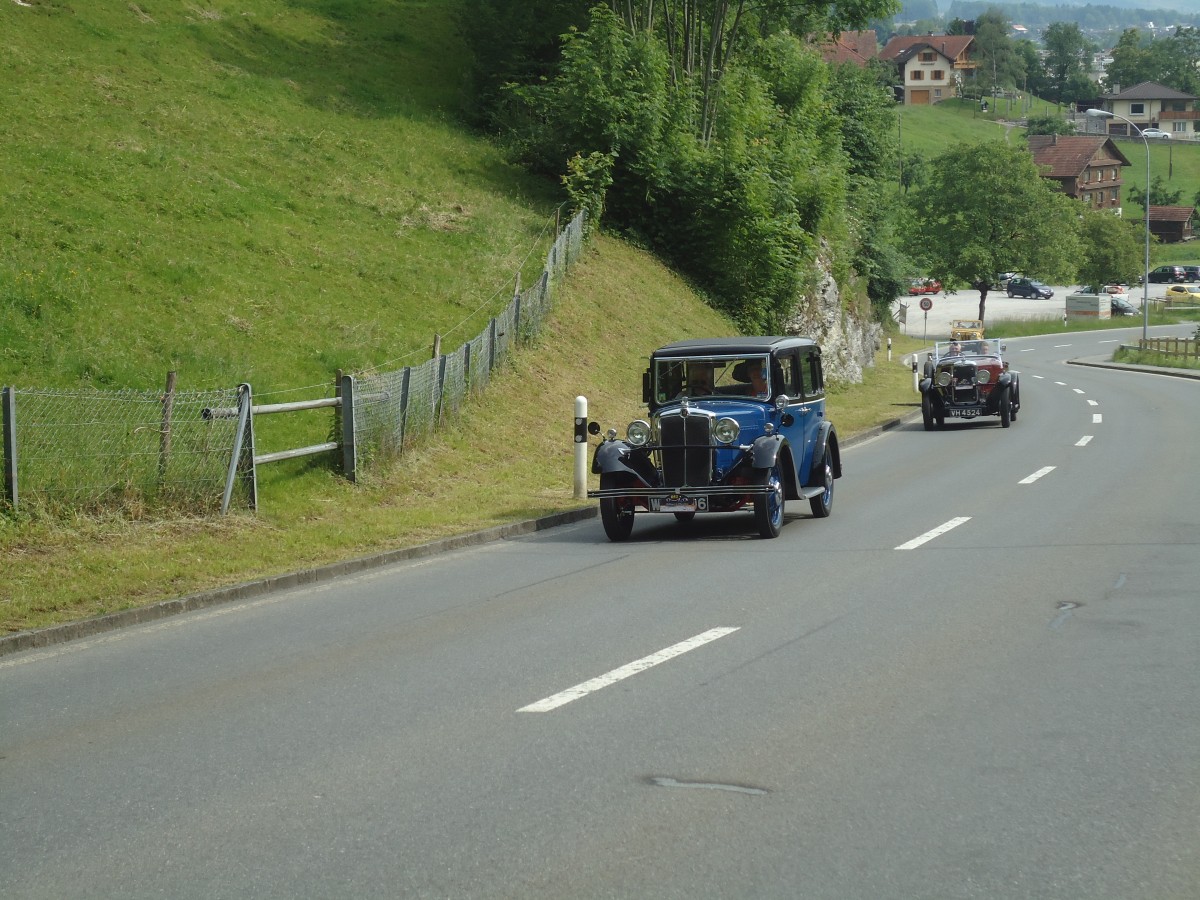 (139'093) - Oldtimerkolonne am 27. Mai 2012 in Sarnen, OiO